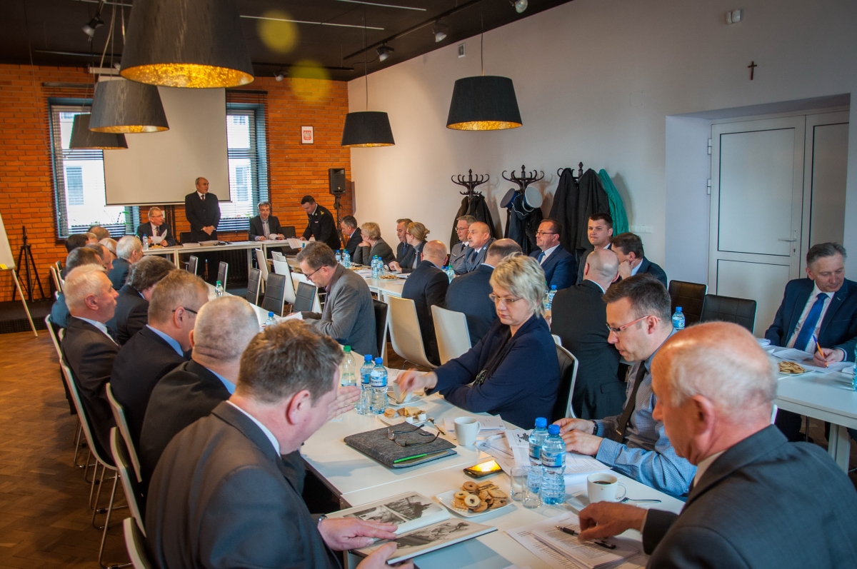 XIX sesja Rady Powiatu Rzeszowskiego kadencji 2014-2018