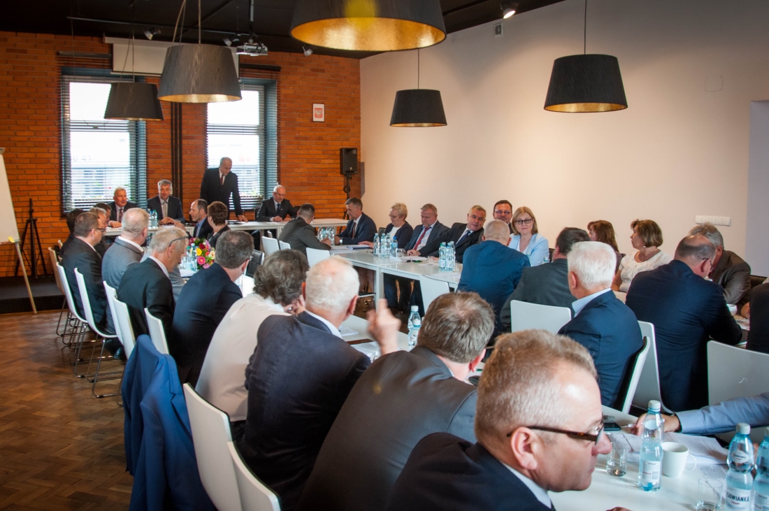 XXX sesja Rady Powiatu Rzeszowskiego kadencji 2014-2018