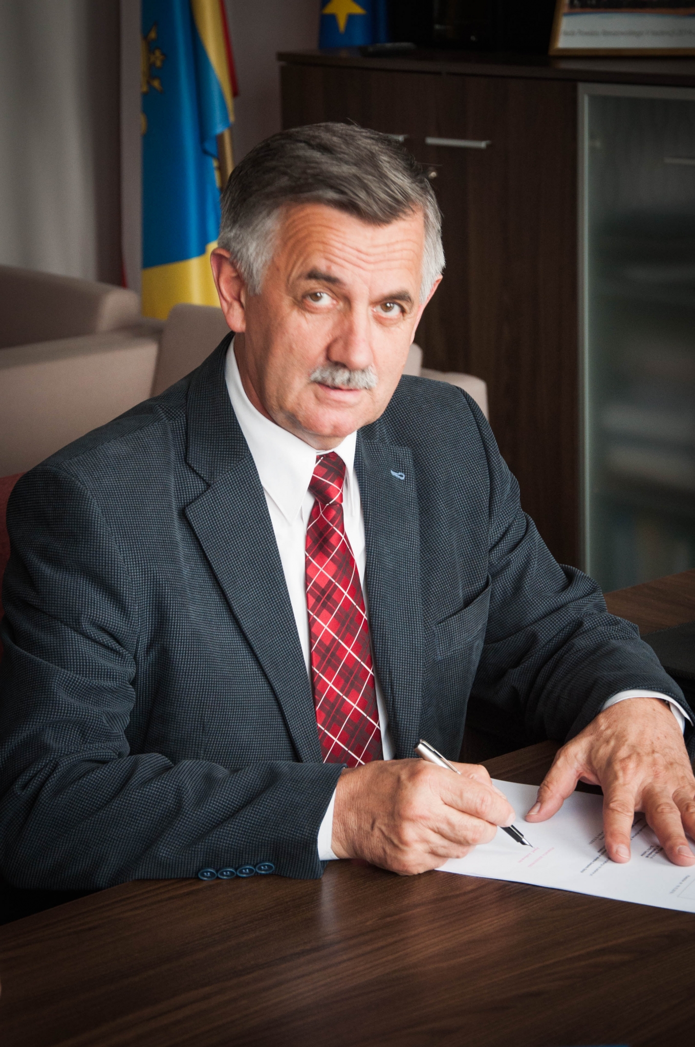 Podpisanie umowy pomiędzy Powiatem Rzeszowskim, a firmą WIMED Sp. z o.o