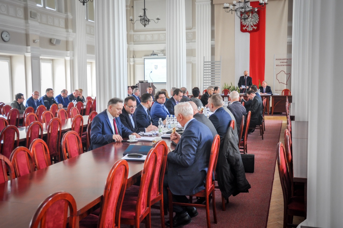 XXXVII sesja Rady Powiatu Rzeszowskiego kadencji 2014-2018