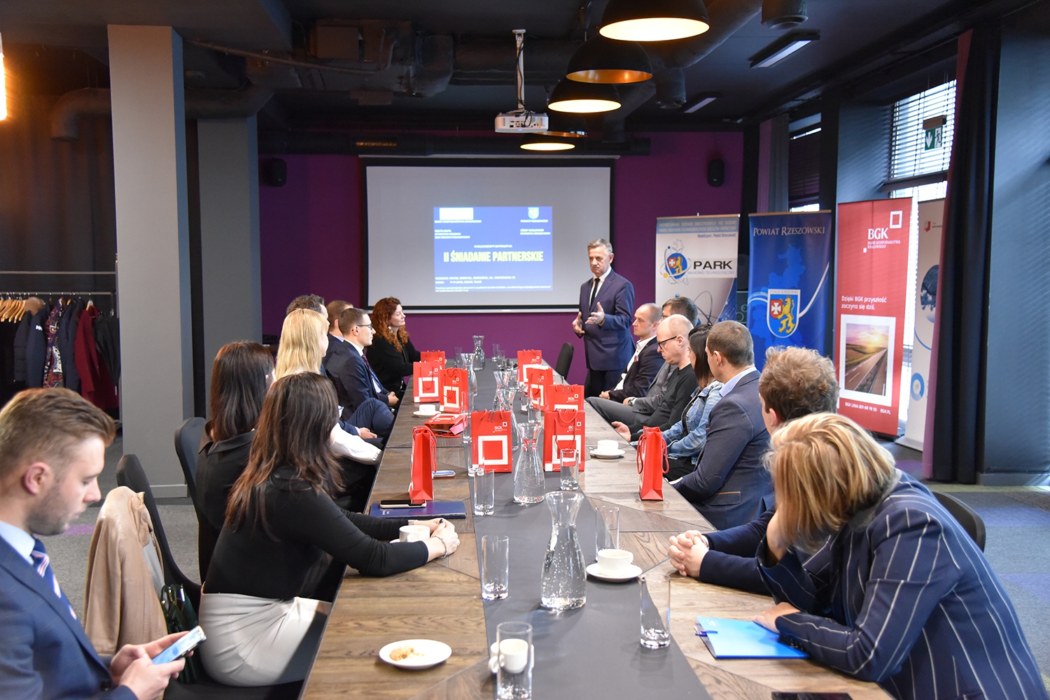 Potencjalni inwestorzy na „Dworzysku” spotkali się ze Starostą Rzeszowskim