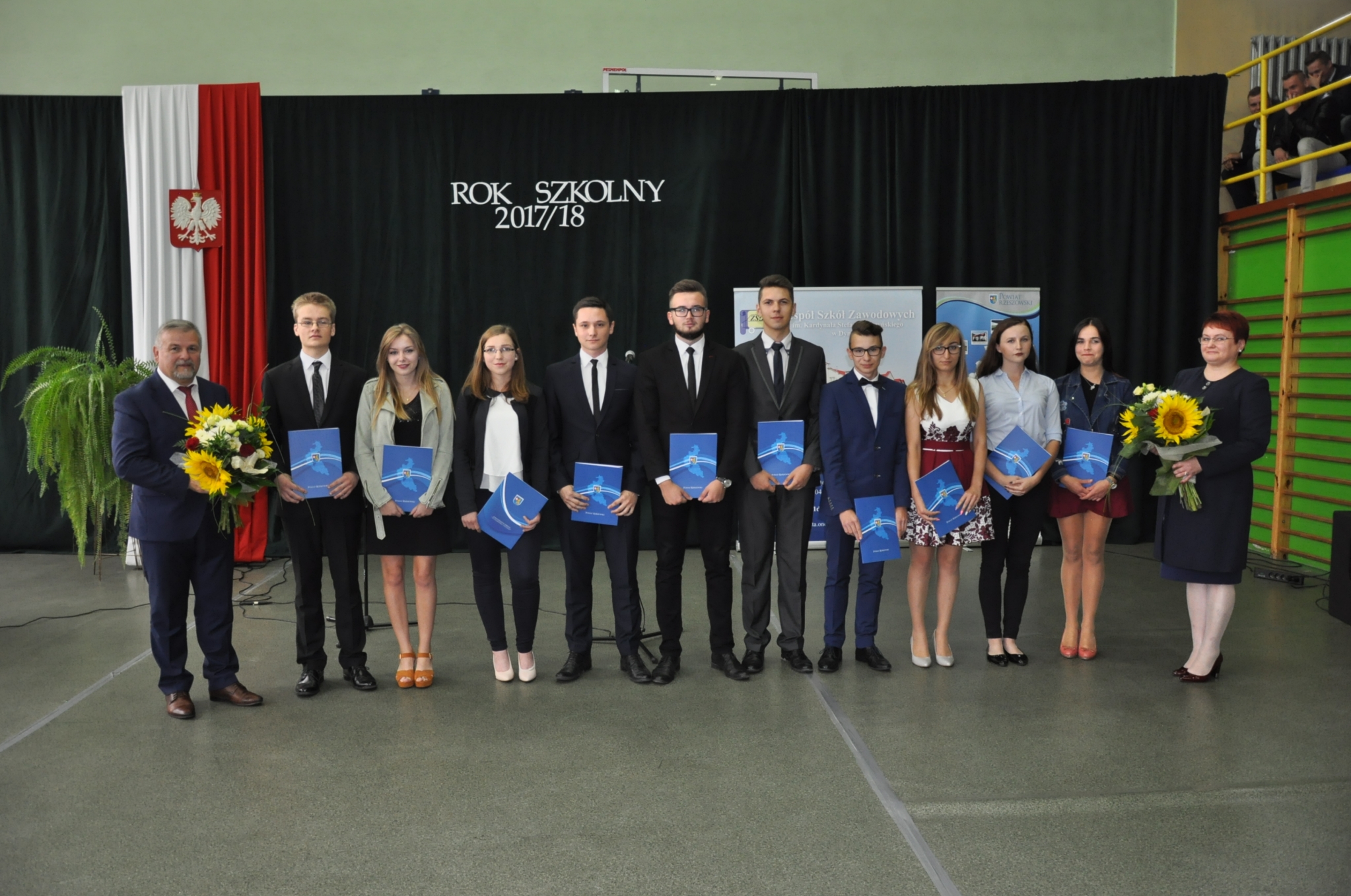 Stypendyści  z Zespołu Szkół  Zawodowych im. Kard. Stefana Wyszyńskiego w Dynowie