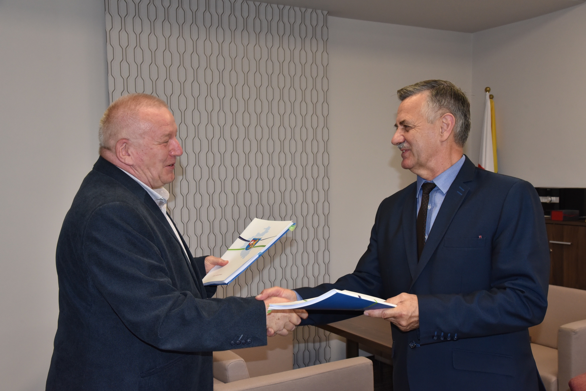 Kolejna umowa na realizację inwestycji drogowej podpisana