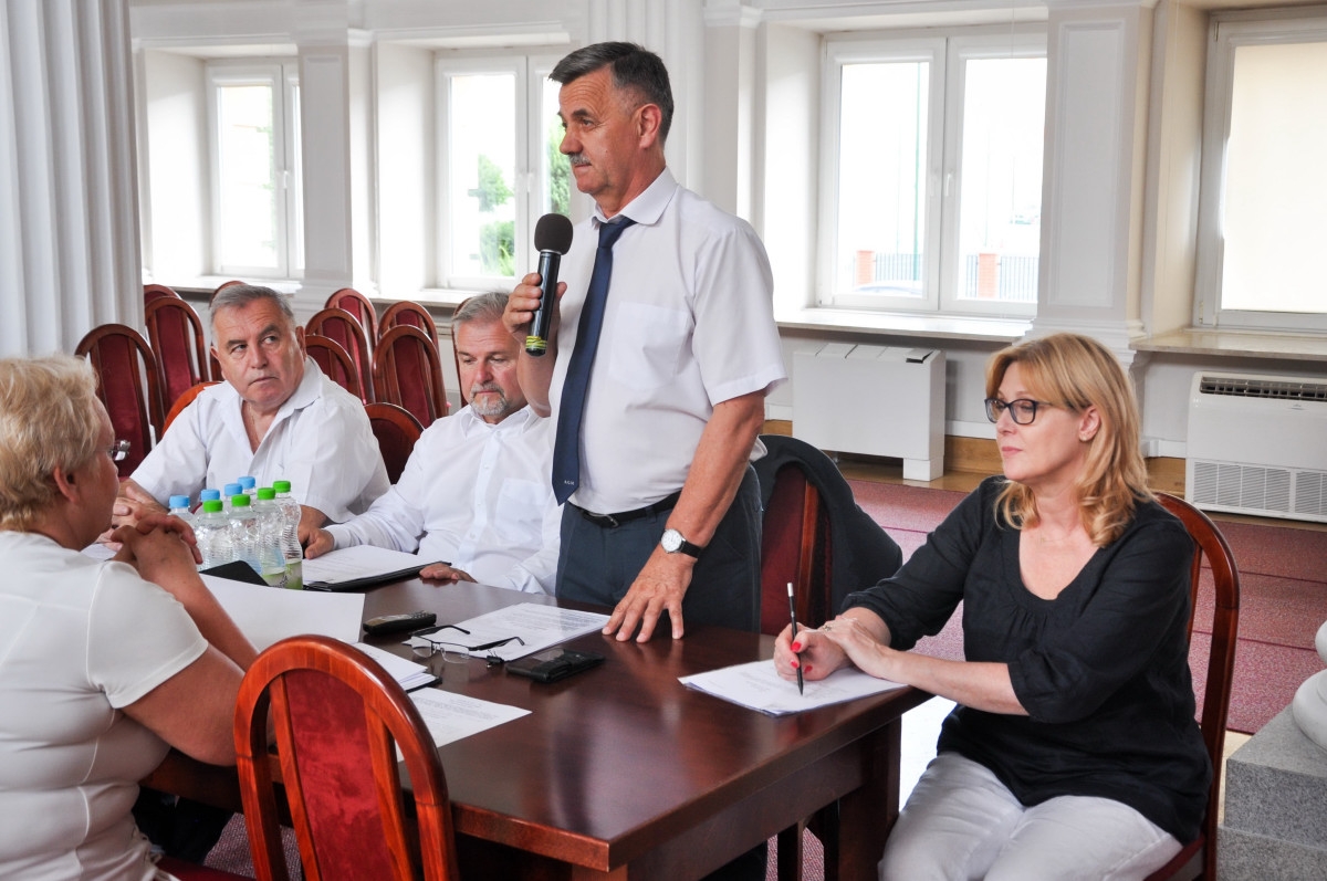 XL sesja Rady Powiatu Rzeszowskiego kadencji 2014-2018