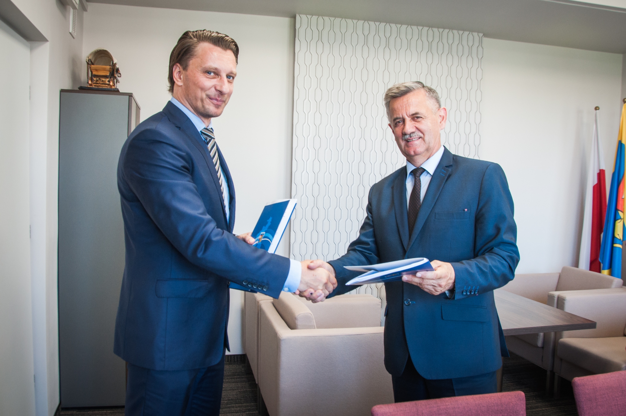 Podpisanie umowy na remont mostu na potoku Łubianka w ciągu drogi powiatowej Nr 1428R Nozdrzec-Łubno