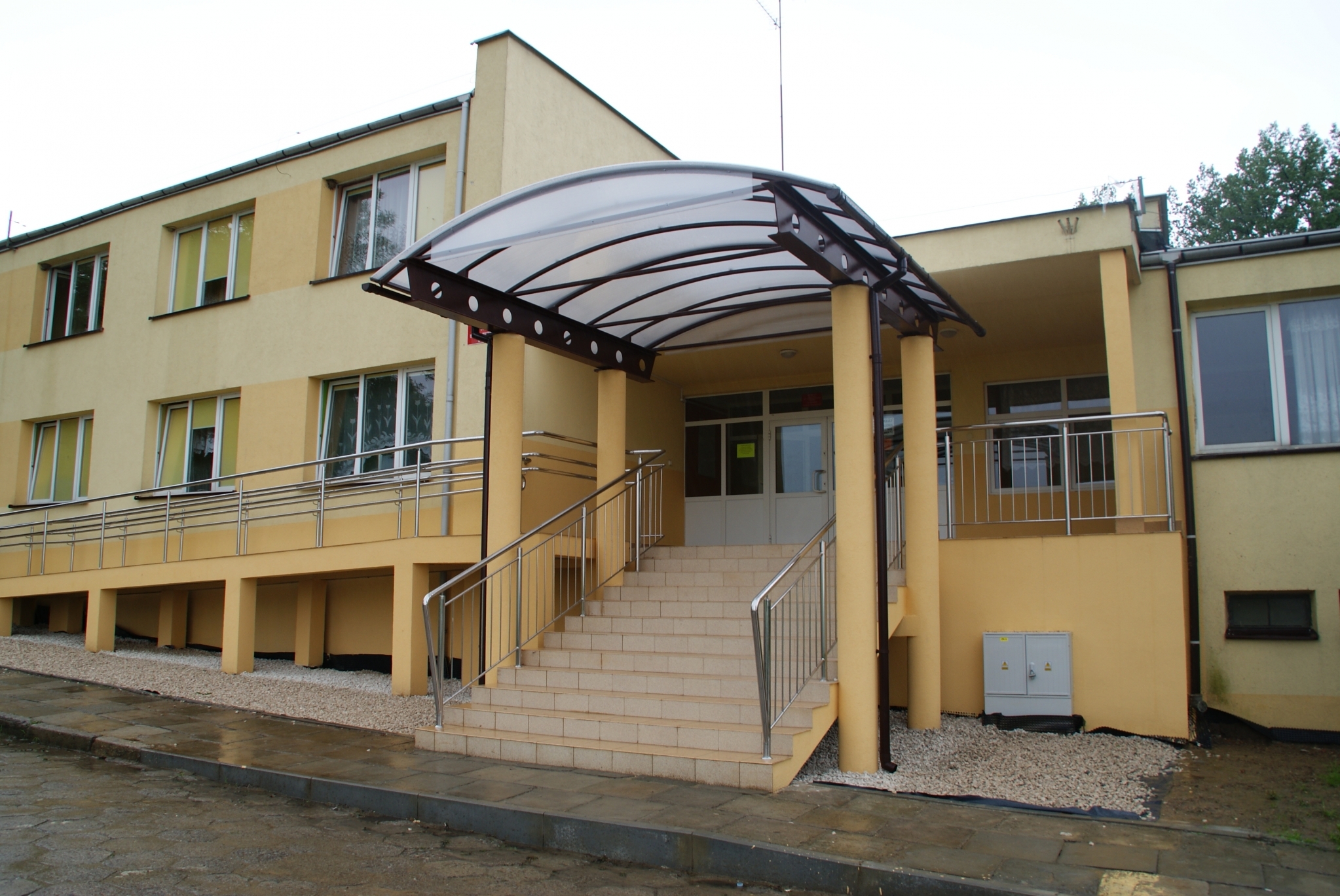 ROZBUDOWA, TERMOMODERNIZACJA I PRZYSTOSOWANIE DLA NIEPEŁNOSPRAWNYCH BAZY EDUKACYJNEJ POWIATU