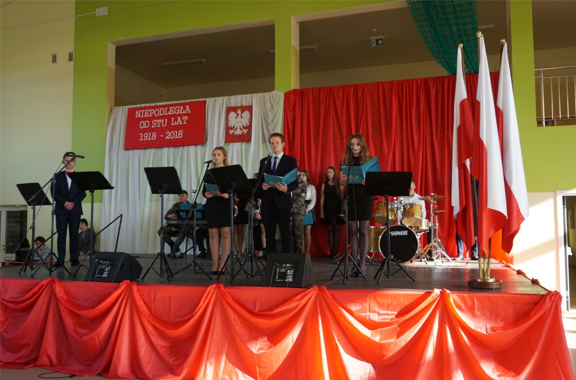 Liceum Ogólnokształcące im. Komisji Edukacji Narodowej w Dynowie świętuje 100-lecie Niepodległości