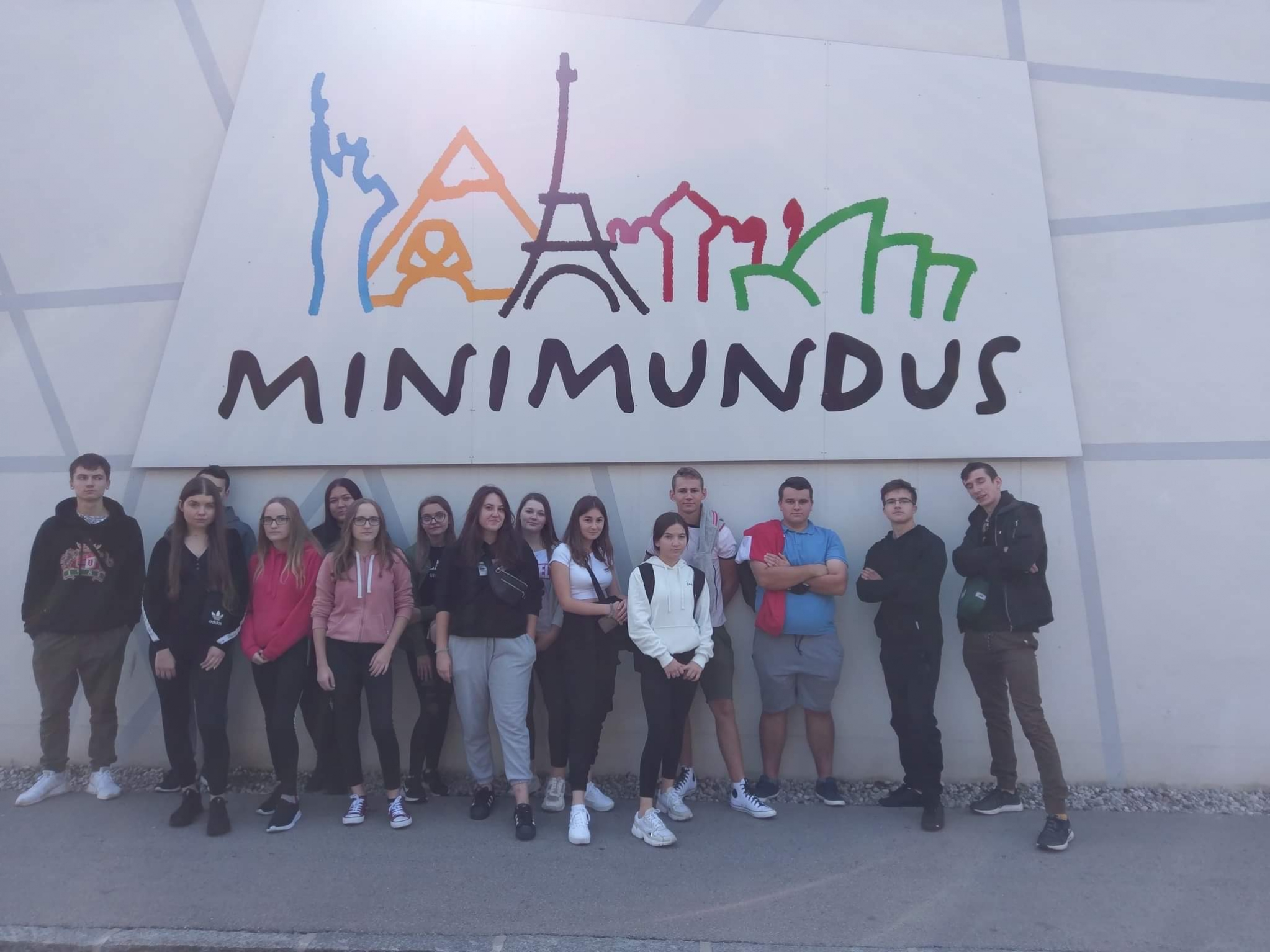 ,,Przez staże po doświadczenie”