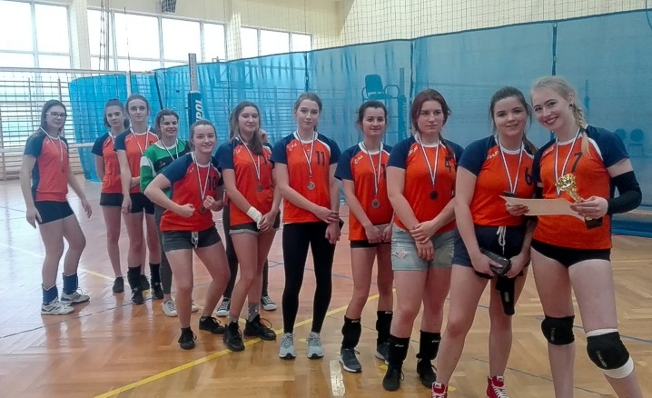 Brązowy medal dziewcząt z ZST-W w TRZCIANIE