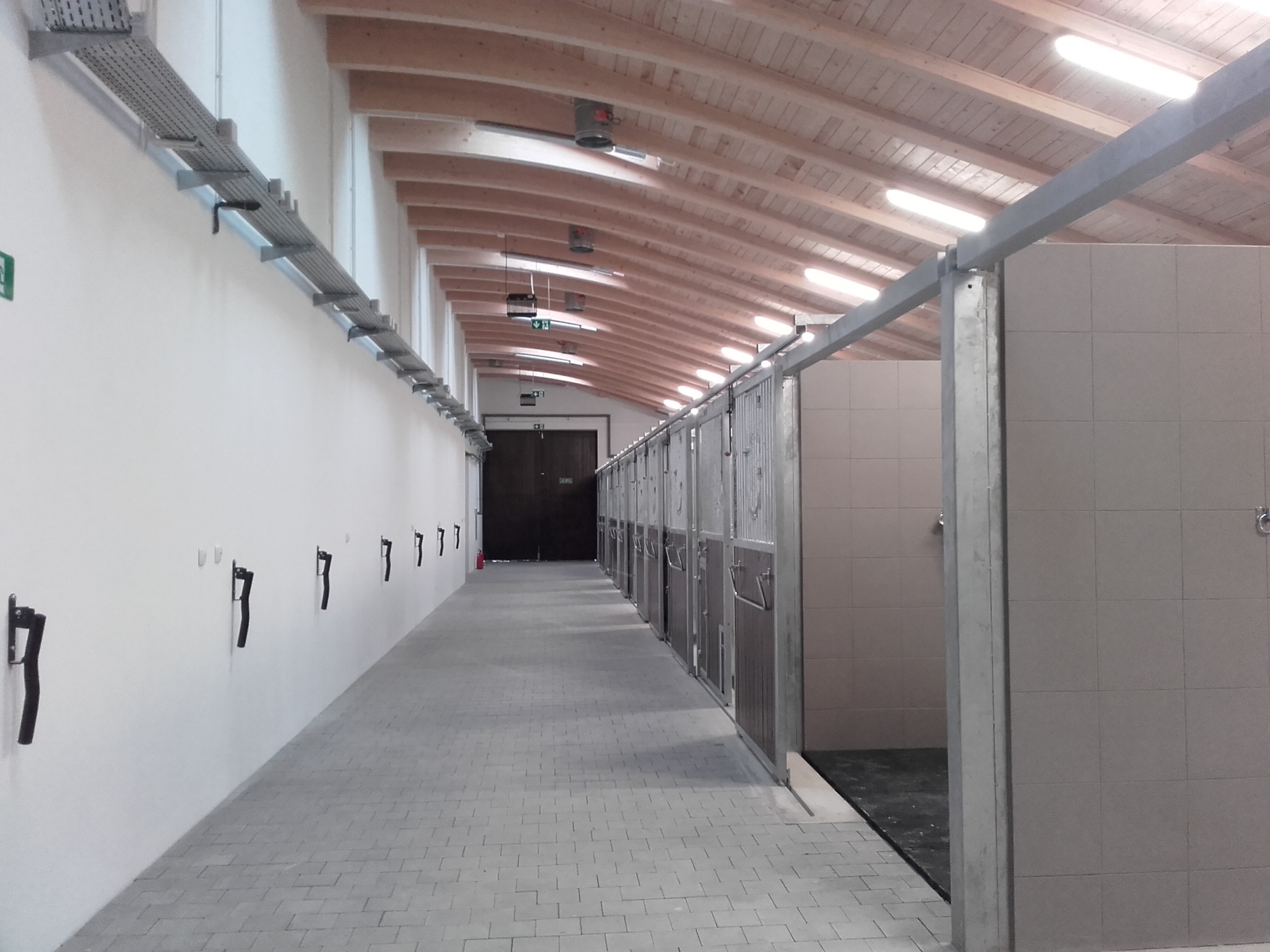 Nowa stajnia dla koni w ZST-W w Trzcianie już po odbiorze