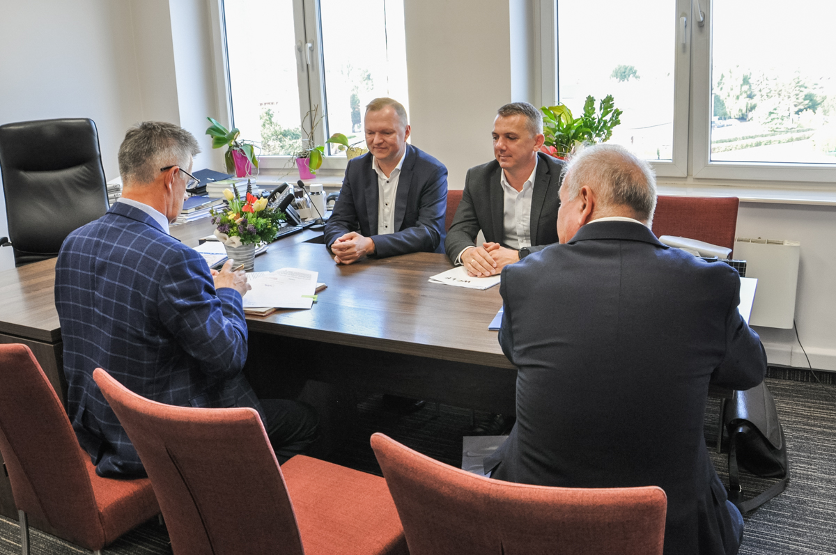 Podpisano umowę na rozbudowę Domu Pomocy Społecznej w Górnie