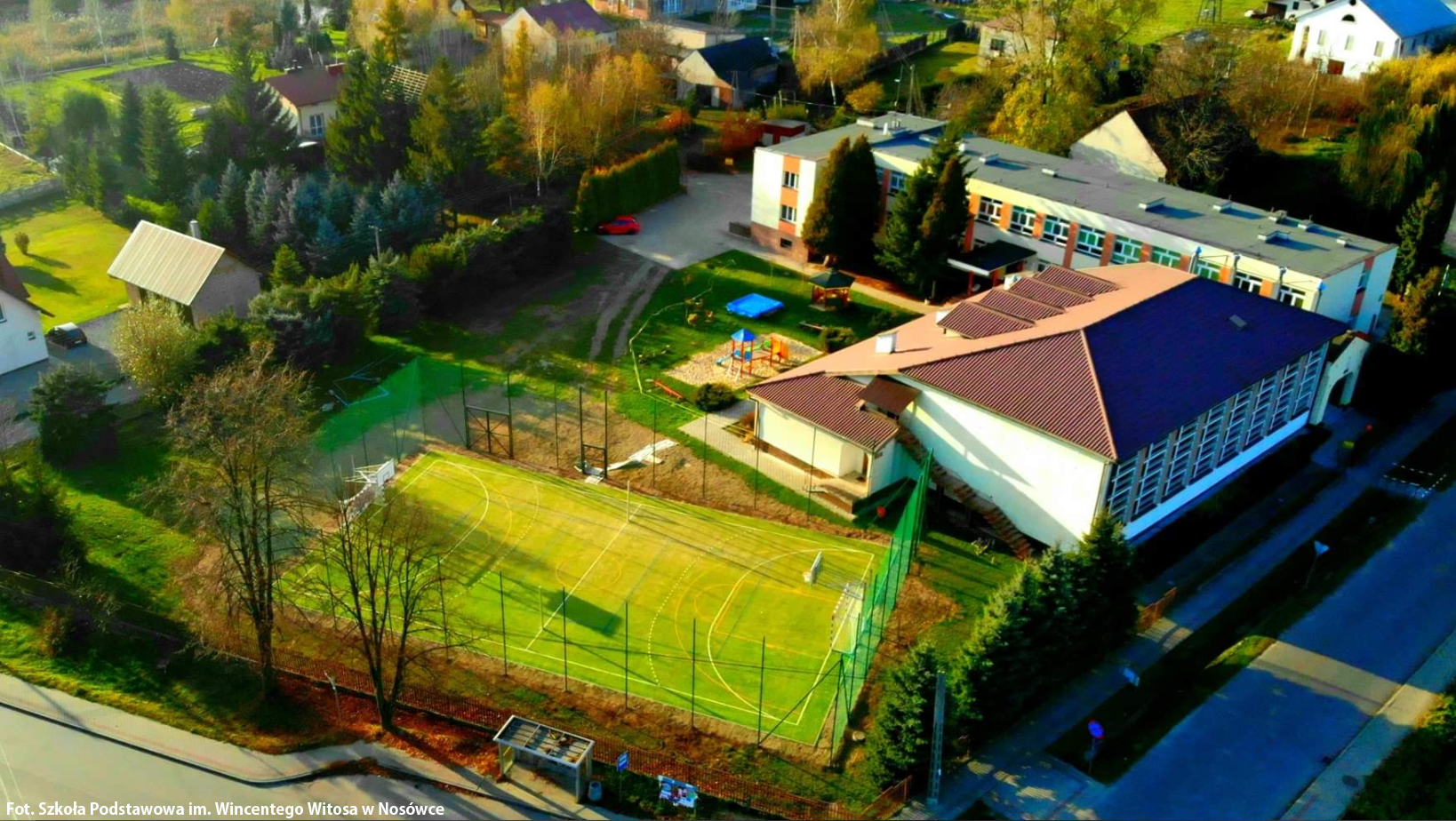 27.09.1908 - W Nosówce dokonano poświęcenia budynku miejscowej szkoły.