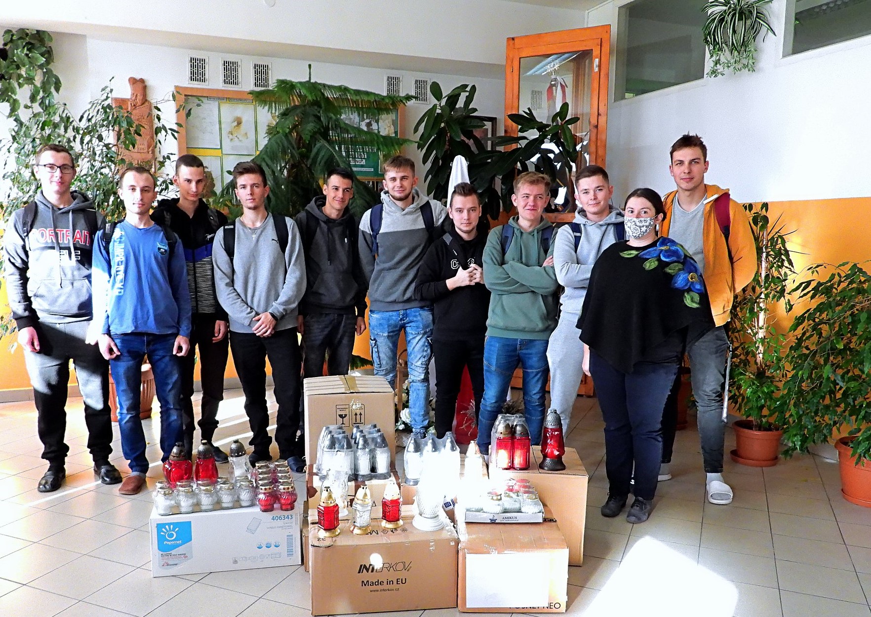 Akcja "ŚWIATEŁKO PAMIĘCI DLA ŁYCZAKOWA" w Zespole Szkół Zawodowych im. Kard. Stefana Wyszyńskiego w Dynowie