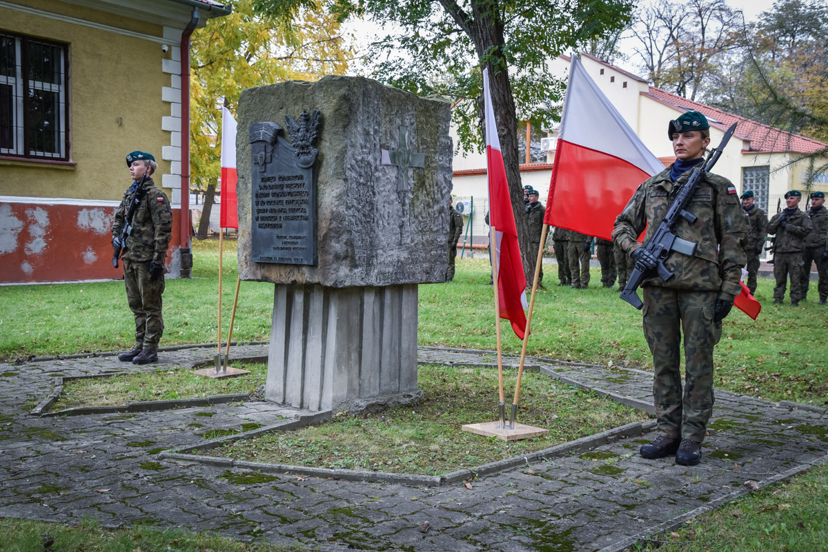 Oddano cześć żołnierzom walczącym na frontach II Wojny Światowej.