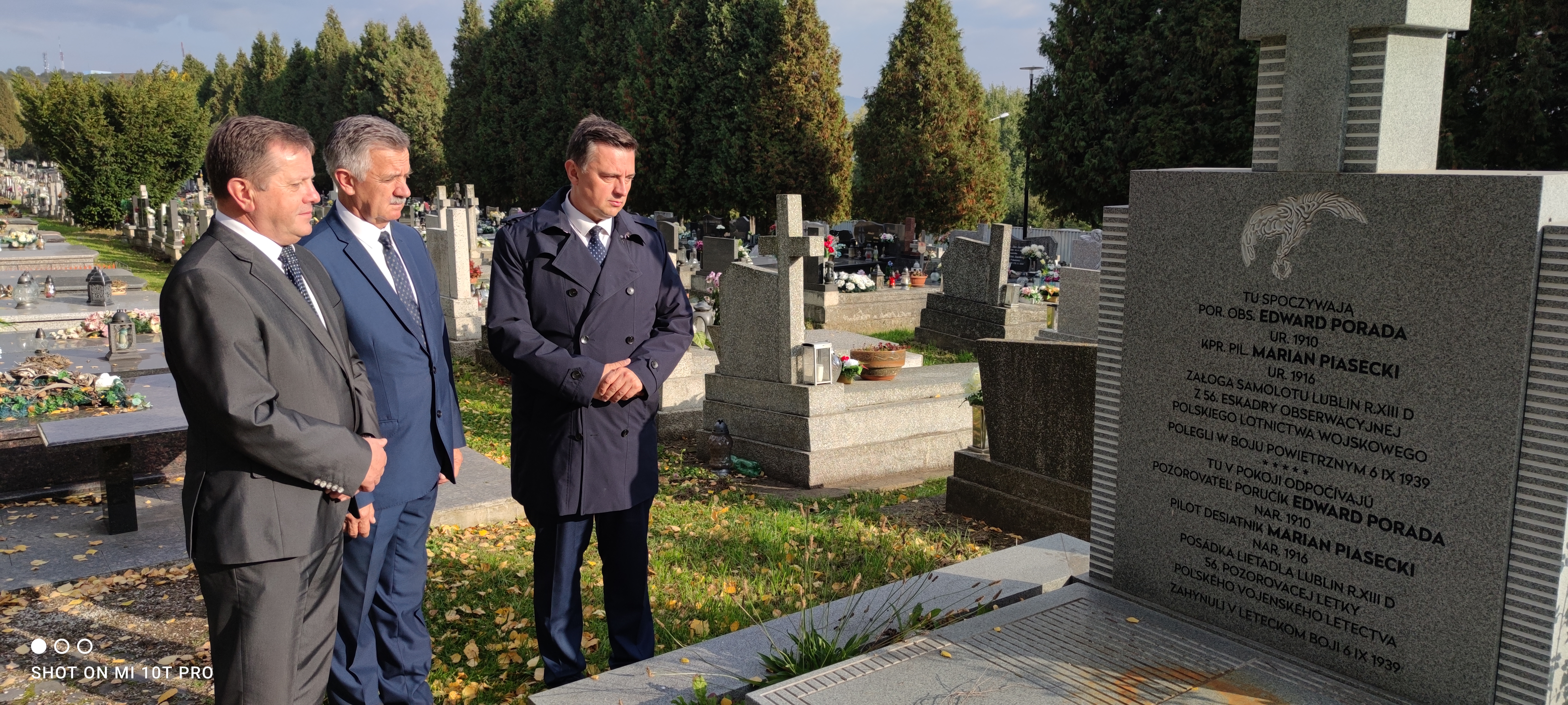 W hołdzie poległym lotnikom