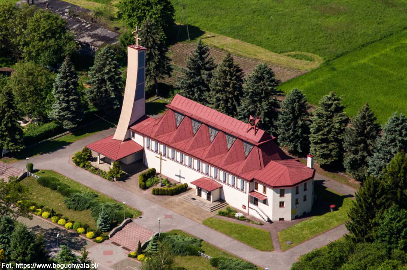 13.10.1888 - W Lutoryżu urodził się ksiądz Walenty Pączek, podczas I i II wojny światowej oraz  w okresie międzywojennym kapelan wojskowy.