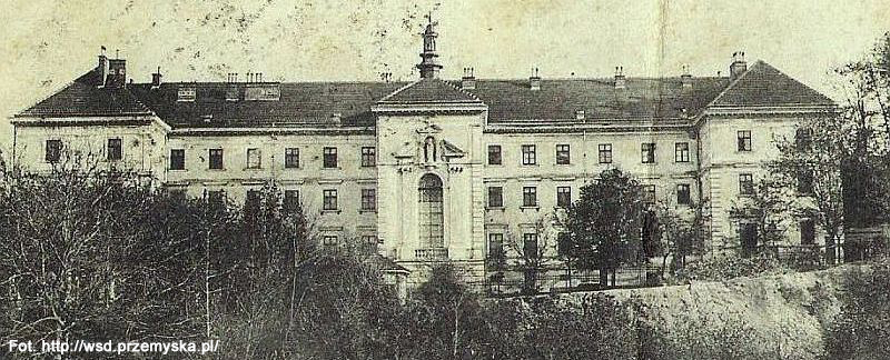 3.10.1878 – W Kamieniu urodził się Tomasz Wąsik, teolog, rektor Małego Seminarium,  Duchownego  w Przemyślu, autor wielu publikacji.