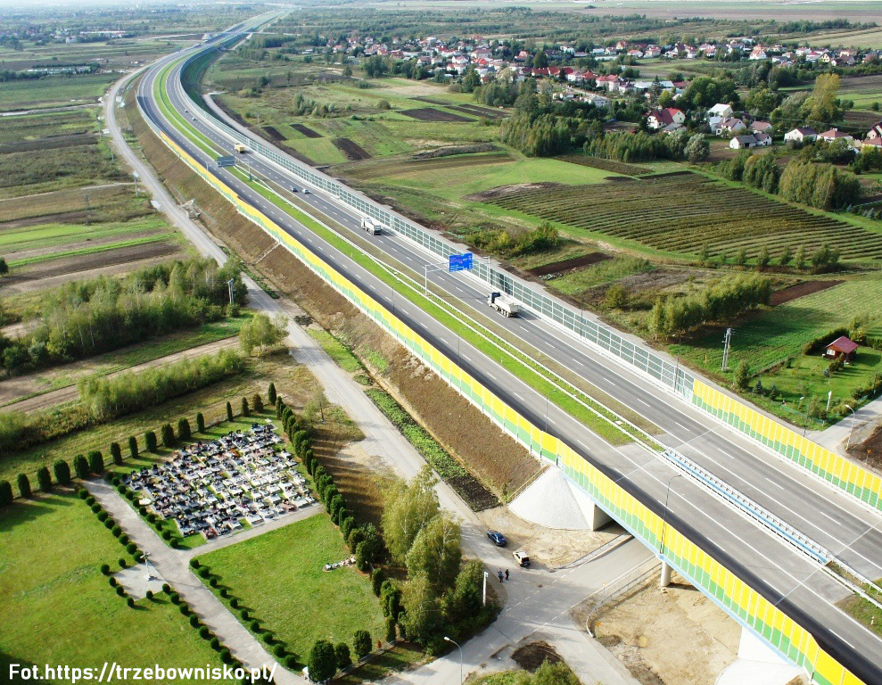 26.11.1989 -  Otwarty został cmentarz parafialny w Nowej Wsi (gmina Trzebownisko).