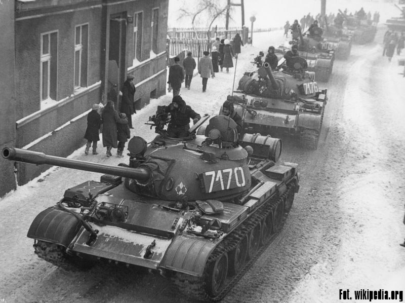 13.12.1981 - Ogłoszony został Stan Wojenny. W więzieniu w podrzeszowskim wówczas Załężu powstał jeden z obozów dla internowanych działaczy „Solidarności” i opozycji antykomunistycznej.