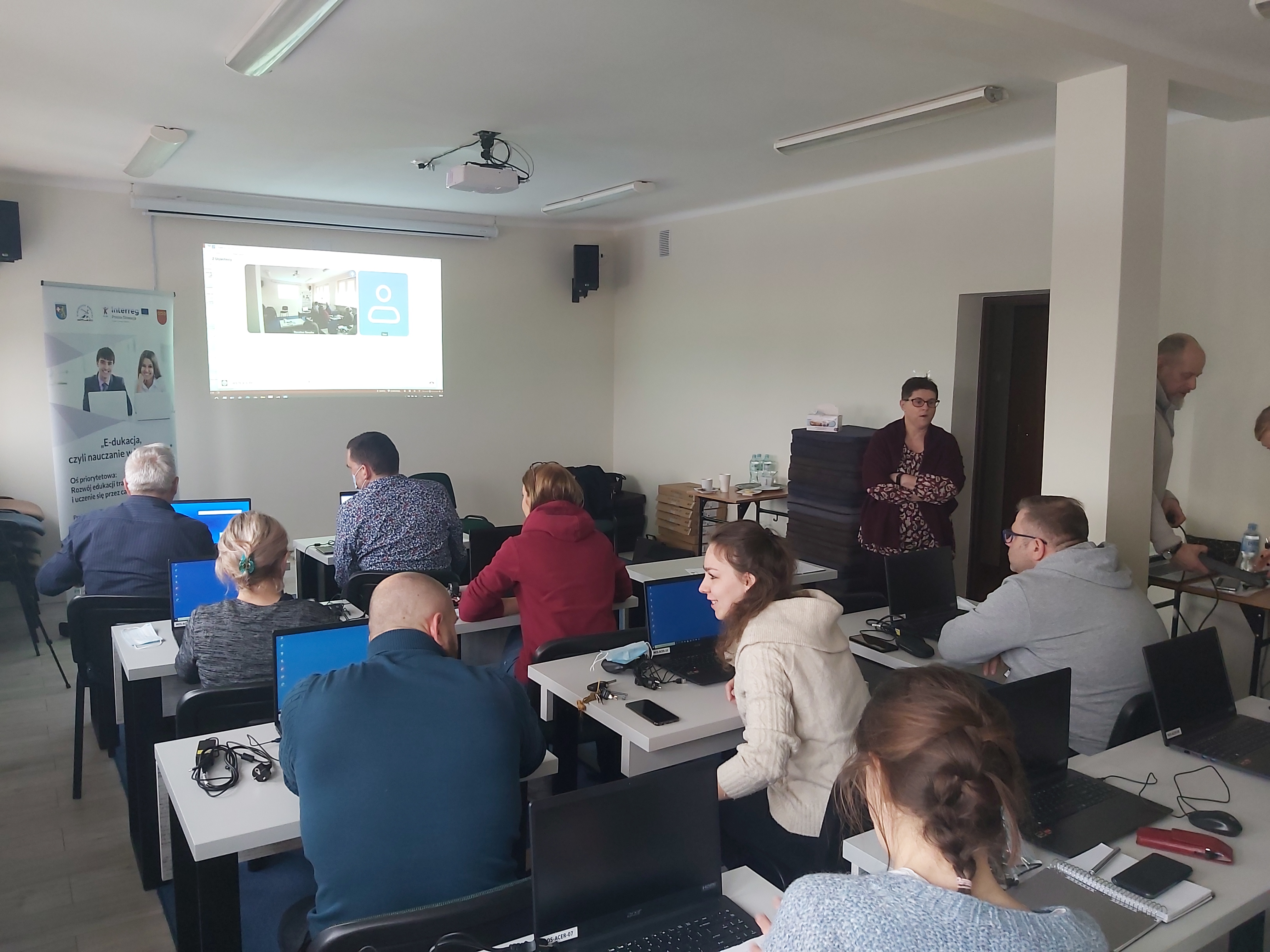Wideokonferencja z zakresu mediów społecznościowych i pracy z trudną młodzieżą już za nami
