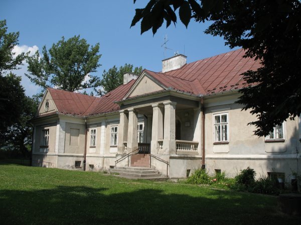 dwór rodziny Straszewskich w Zgłobniu